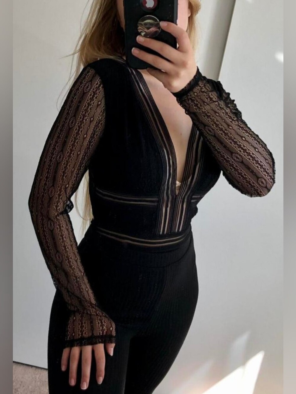 Lulu's Xl Sheer Lace Long-Sleeve Black V-Neck Bodysuit